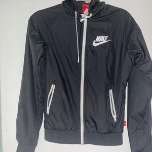 Nike woman’s windbreaker